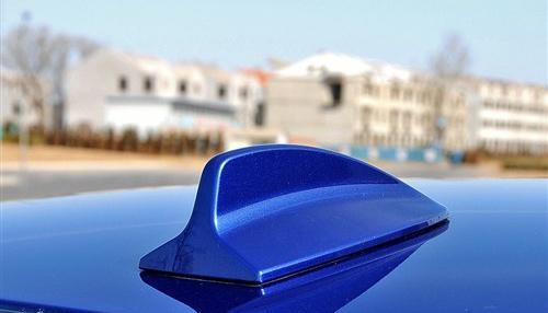 汽车顶上的鲨鱼鳍有什么作用,我敢打赌知道的人不多