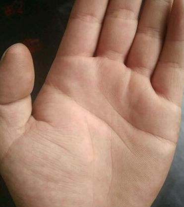 有这种手纹的人, 不论男女, 早晚发大财, 资产过千万