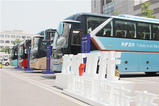 续航320公里! 公路电动客车标杆? 花费10年研发金龙龙威Ⅱ代