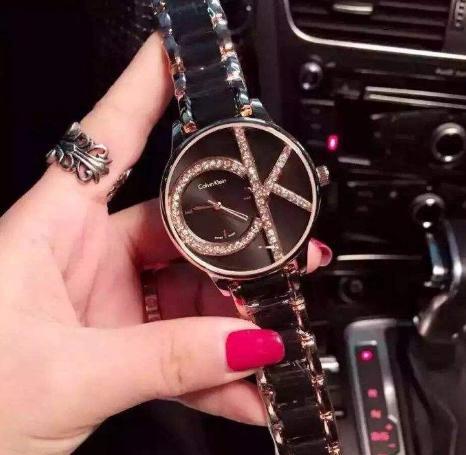 修表师傅介绍,几个辨别CK手表真假的方法!