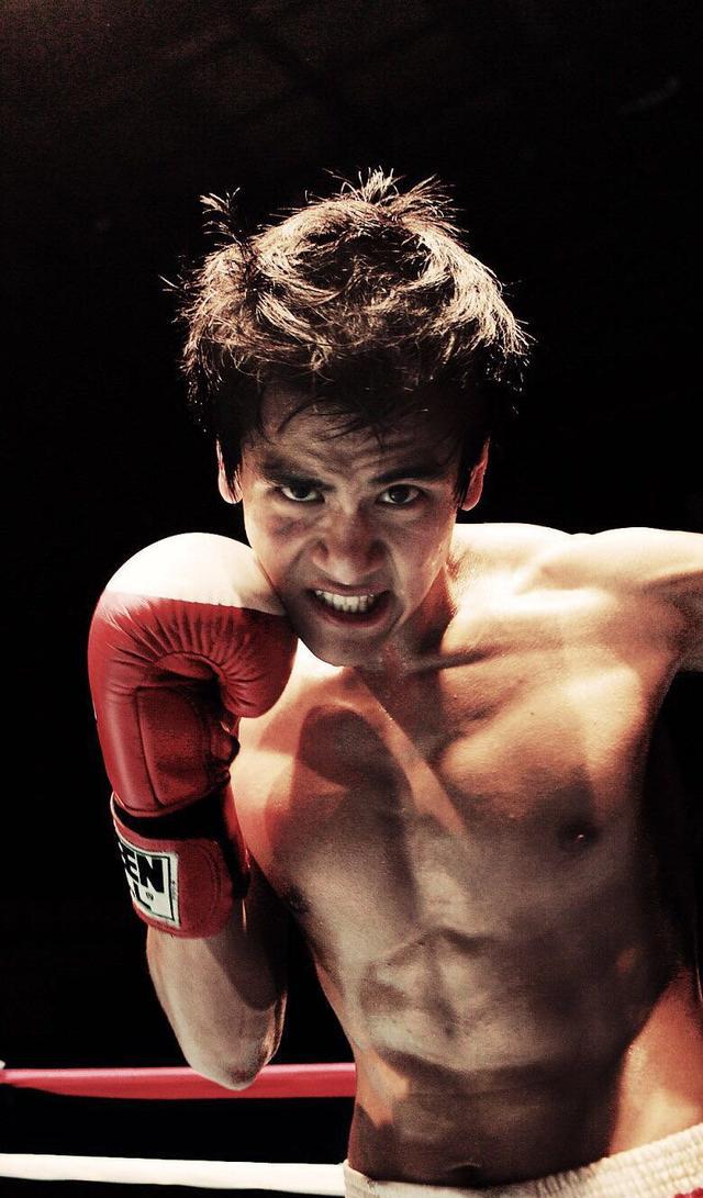 手机桌面壁纸--彭于晏(粉丝定制版)