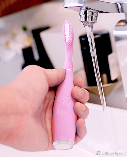 马德里EI Corte Ingles百货Foreo专柜八折好礼