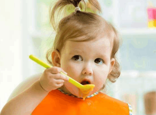 我1岁的宝宝哭闹不吃饭, 这是怎么了