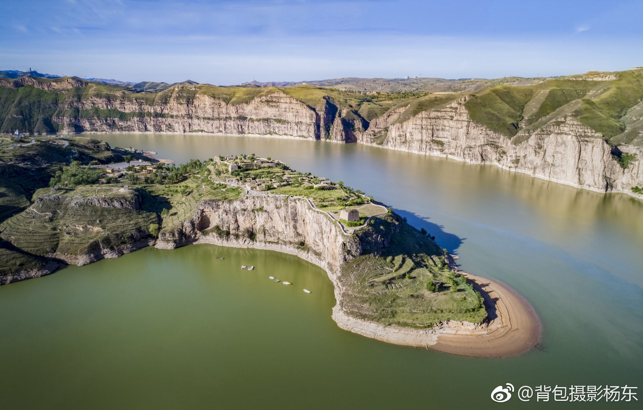 俯瞰老牛湾,长城与黄河握手的地方～_新浪看点