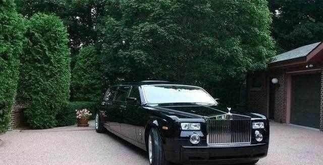 富婆招司机驾驶七百万豪车，月薪五万，因这几点无人应聘