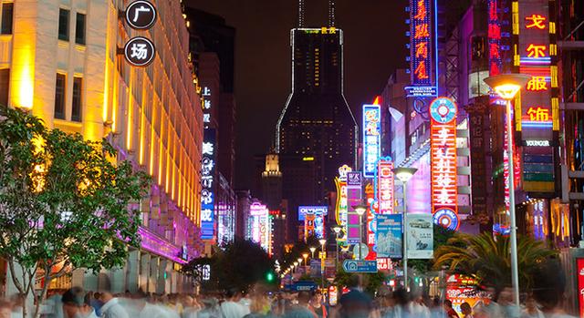 为什么白人占主导的国家更发达?某网民:塞尔维