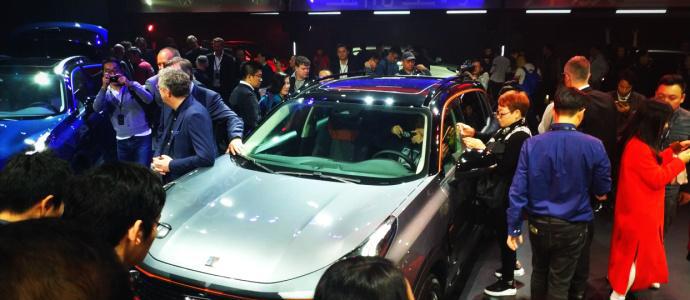 领克01正式上市 售价十五万起