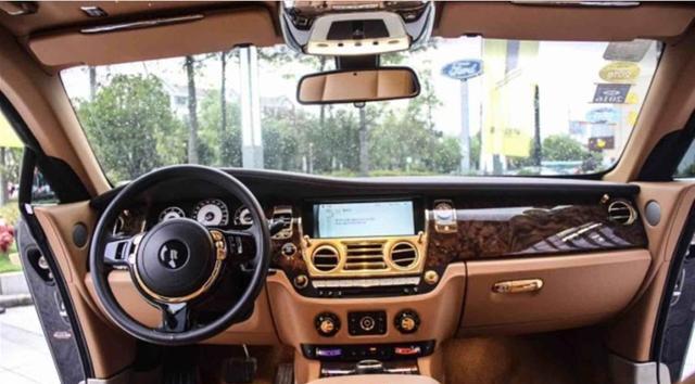 仅售449万! 当打开车门的瞬间, 毫不犹豫全款付清, 掉头开走