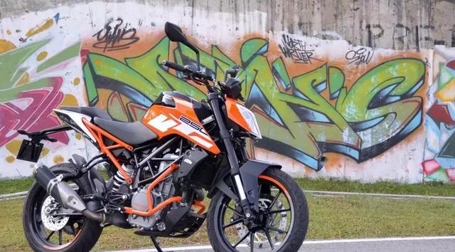 34980元，30匹马力！号称最强250的KTM 250 DUKE国内发布