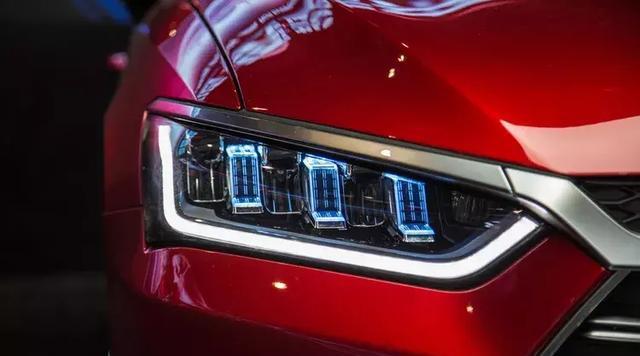 世上最帅比亚迪，采用全新外观设计，百公里油耗仅1L