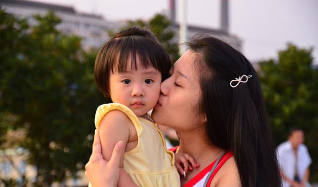 快三岁的女儿, 要上幼儿园了不会说话, 该怎么办