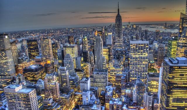 美国的纽约与中国的武汉, 哪个城市更发达?