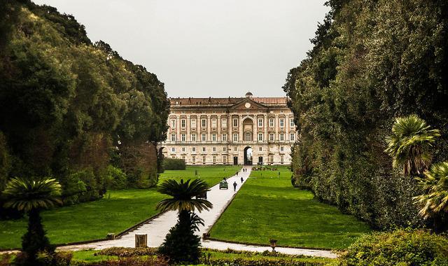 卡塞塔王宫, 意大利的凡尔赛宫, 18世纪欧洲最