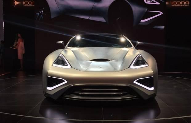 土豪快来 据听说上海有辆超贵的跑车