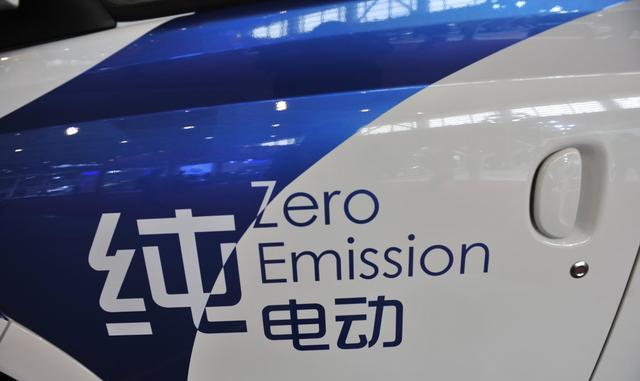 奥迪最新发布配太阳能发电板的纯电动车，续航里程500KM！