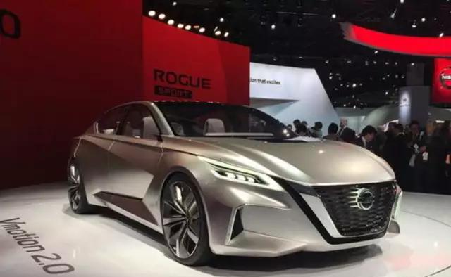 日产再推全新天籁，外观惊艳内饰科技感十足，售17万秒杀凯美瑞