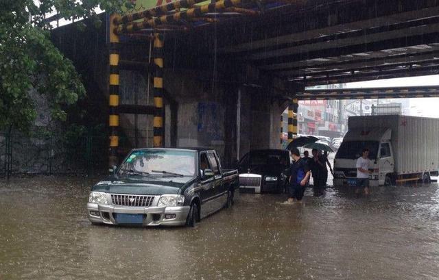 速递!新鲜的“劳斯莱斯“资讯全在这，看我就够了