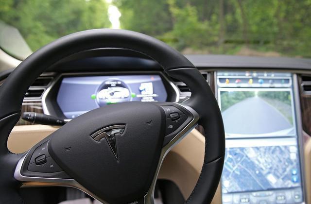 特斯拉汽车怎么样？特斯拉跑车值得买吗？
