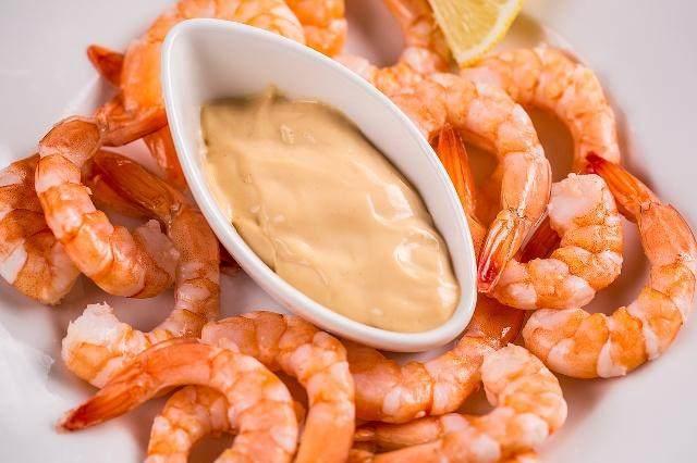 煮虾用冷水还是热水?90%的人都错了,难怪腥味