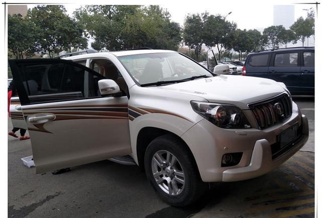 这货不仅能降噪还能保养汽车，用过都说好！霸道4000全车3M隔音