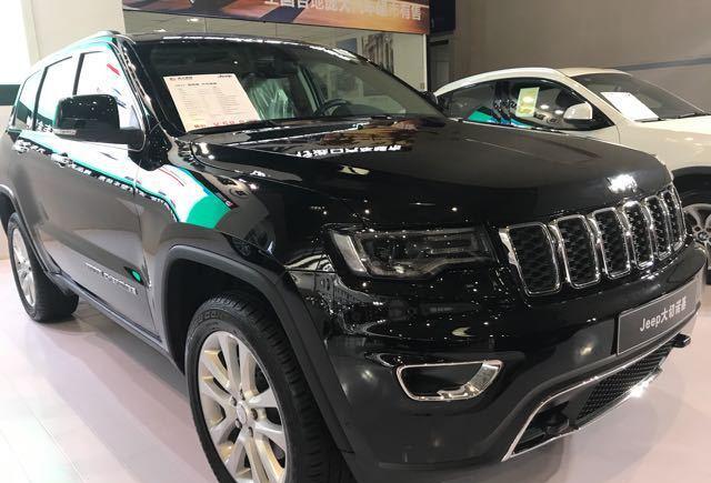 2017款大切诺基，12月报价，库存不多，喜欢的看下哦！