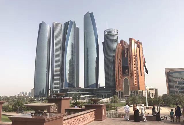 公司组织旅游玩10天,7月份去迪拜旅游是最好的