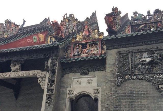 竹雕粤绣嵌瓷作品灰塑,是珠江三角洲一带传统建筑中广泛运用的一种