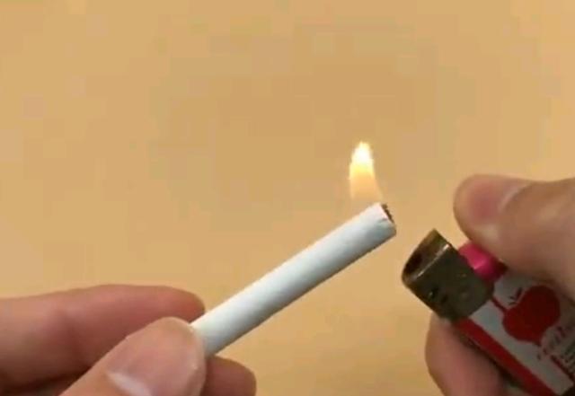 7,用打火机点燃吸食,5分钟就能戒除香烟了.