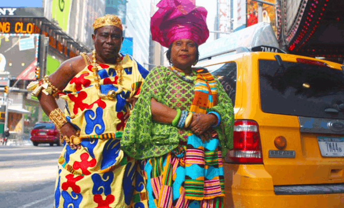 全非洲勤奋的酋长, 满身黄金不满足, 跑到美国去做生意