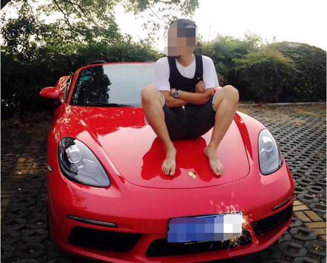 花75万买辆保时捷718，女友坐在车内嫌太吵，车主直言很享受