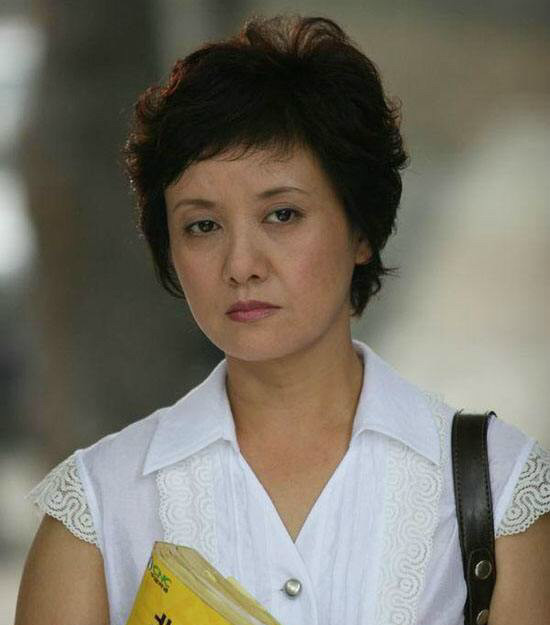 87版红楼梦中王熙凤的饰演者邓婕,曲折坎坷的