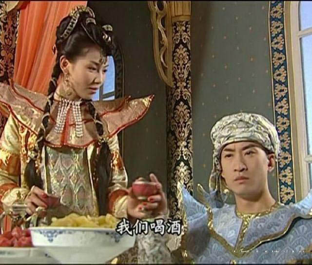 《还珠格格》慕沙强吻尔康,还记得尔康的反应吗?网友:心塞了