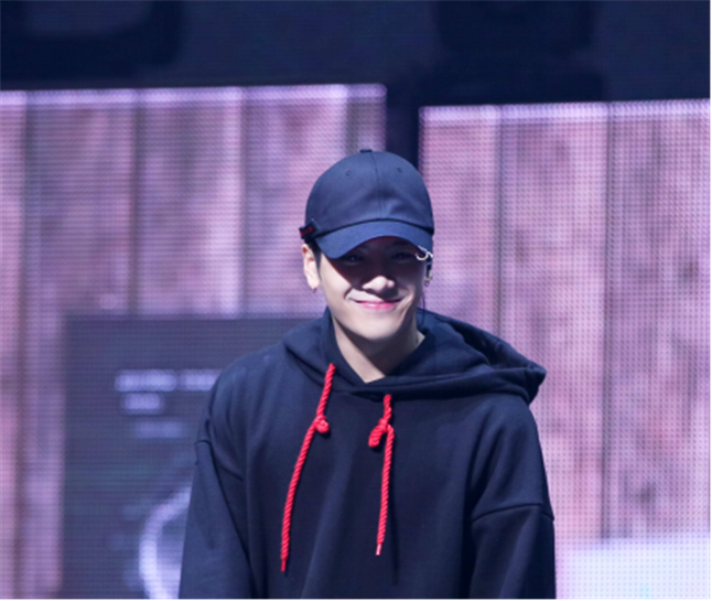 卫衣帽子上的两根带子原来是这样用的!感觉这