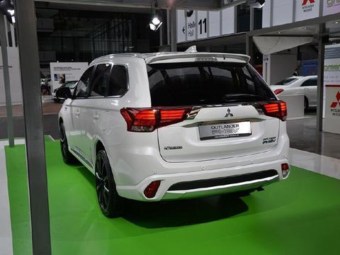 三菱旗下最省油的SUV发售, 耗油1.9L, 破百6秒, 发誓吊打汉兰达