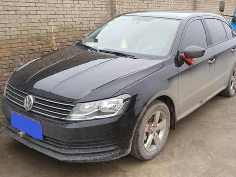 小伙花10.2万买辆朗逸，半个月后朋友看到内饰时却忍不住笑了