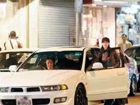 4版黄蓉都喜欢什么车，翁美玲开过的已停产，图3太低调