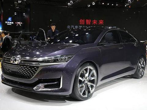 这款车比宝马3系更气派，配奔驰三大件，不到15万，上市必火！