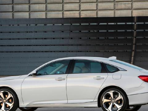 商务范十足的本田摇身一变变成火力少年，全能B级车来袭