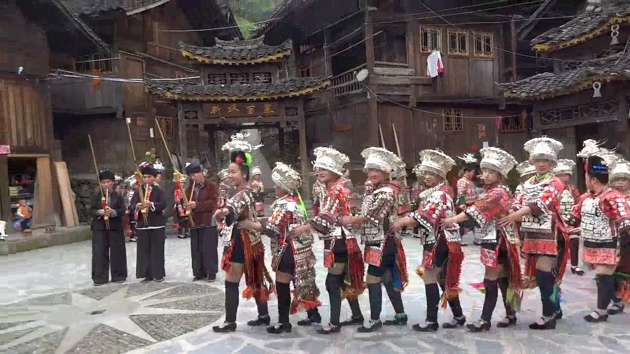 中国最性感的民族,女人几千年来只穿短裙