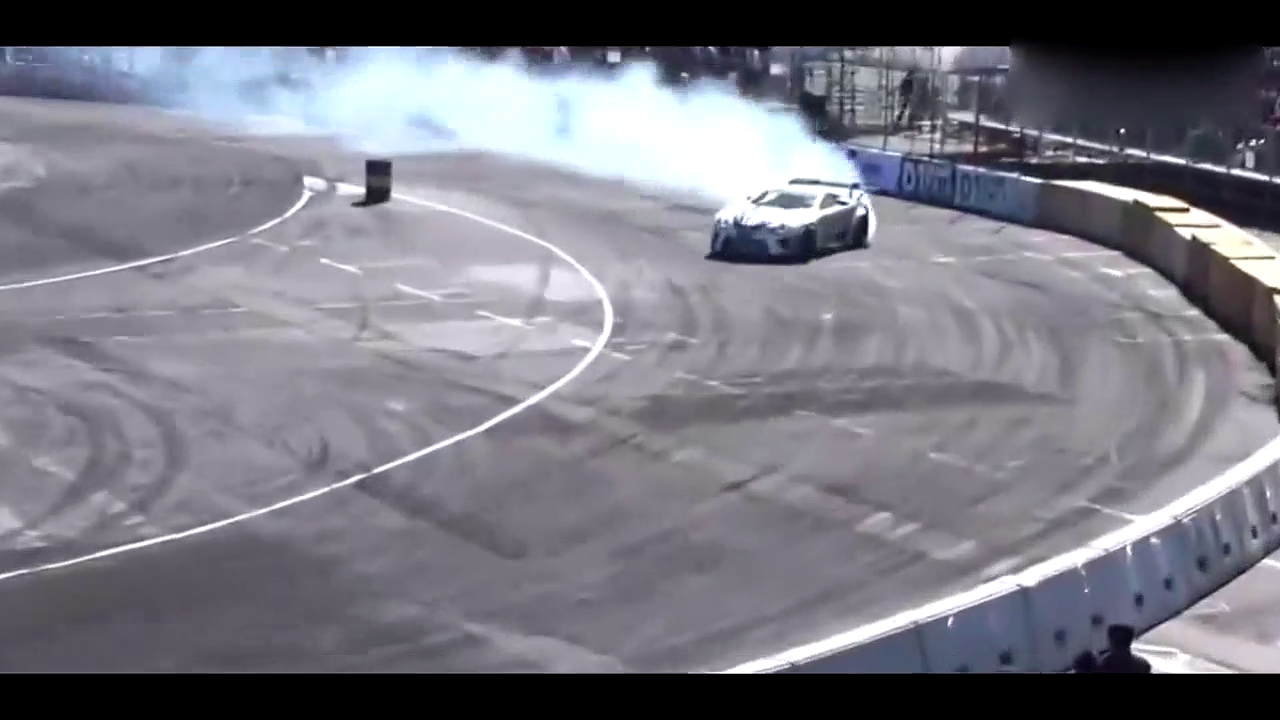 超级跑车漂移大对决！兰博基尼对战雷克萨斯LFA