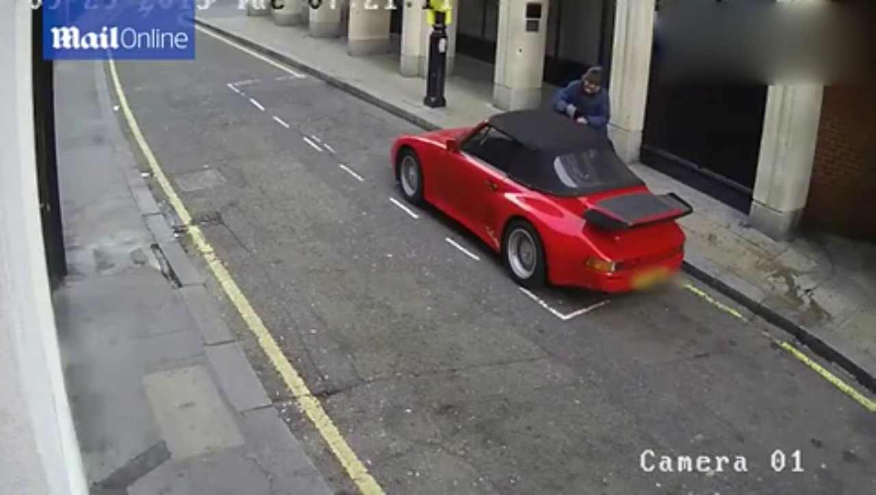 为啥国内软顶敞篷车很少？这段视屏告诉你答案！