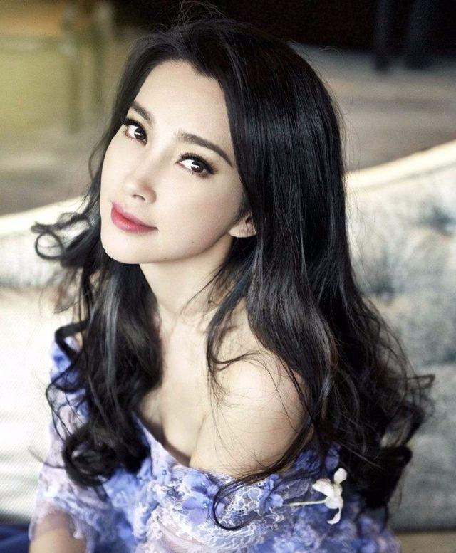 1973年出生的女星,1985年出生的女明星 6,1973年出生,现已44岁的李冰冰.