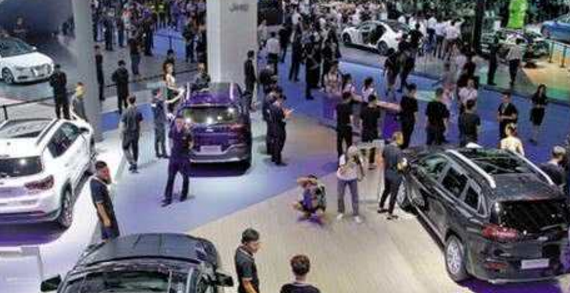 库存车积压已达到饱和，为了冲击年终目标，车市可能迎来降价狂潮