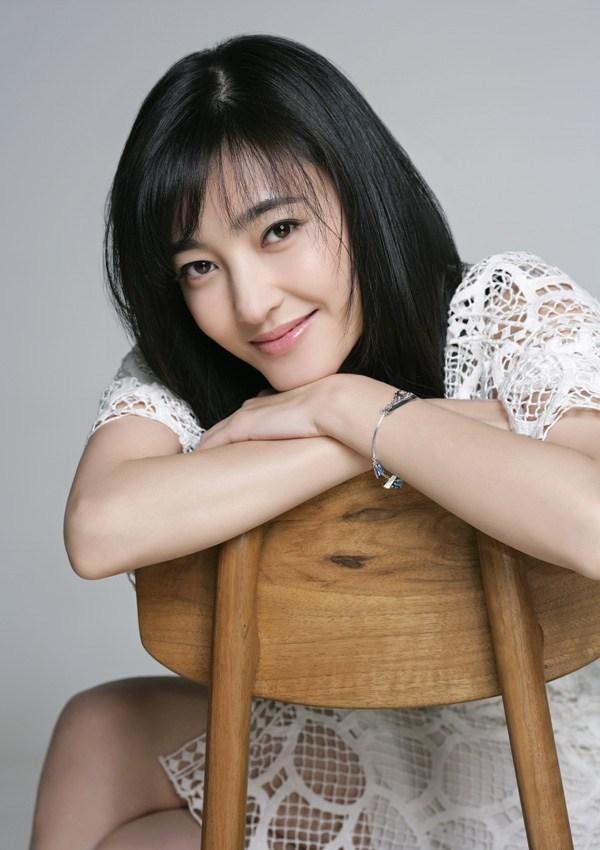 王丽坤本色风格清爽写真,这么清纯的妹子你们喜欢嘛?