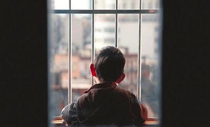 我们是来自星星的孩子，却仍然想要靠近你