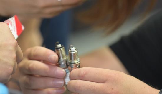 开不坏的丰田? 实拍现场拆解40万公里六代凯美瑞