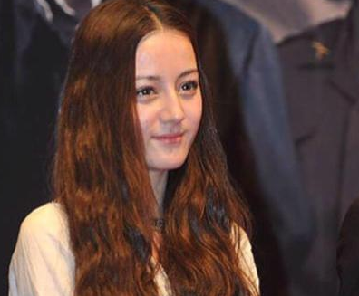 盘点刚出道女明星造型,董洁真美,杨幂整了,热巴