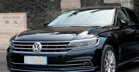 开着30万的豪车出去，经常被认成10万的，还不如凯美瑞识别度高！