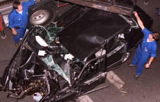 17岁就是公认女神, 豪车在手, 本可成为香港天后, 却因意外早逝!