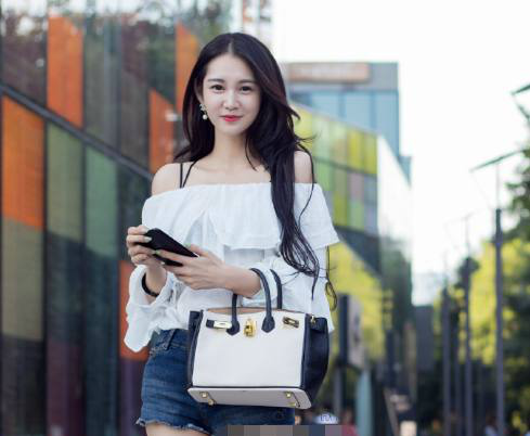 广州街拍,美女如云的广州,图一美女气质超群,不